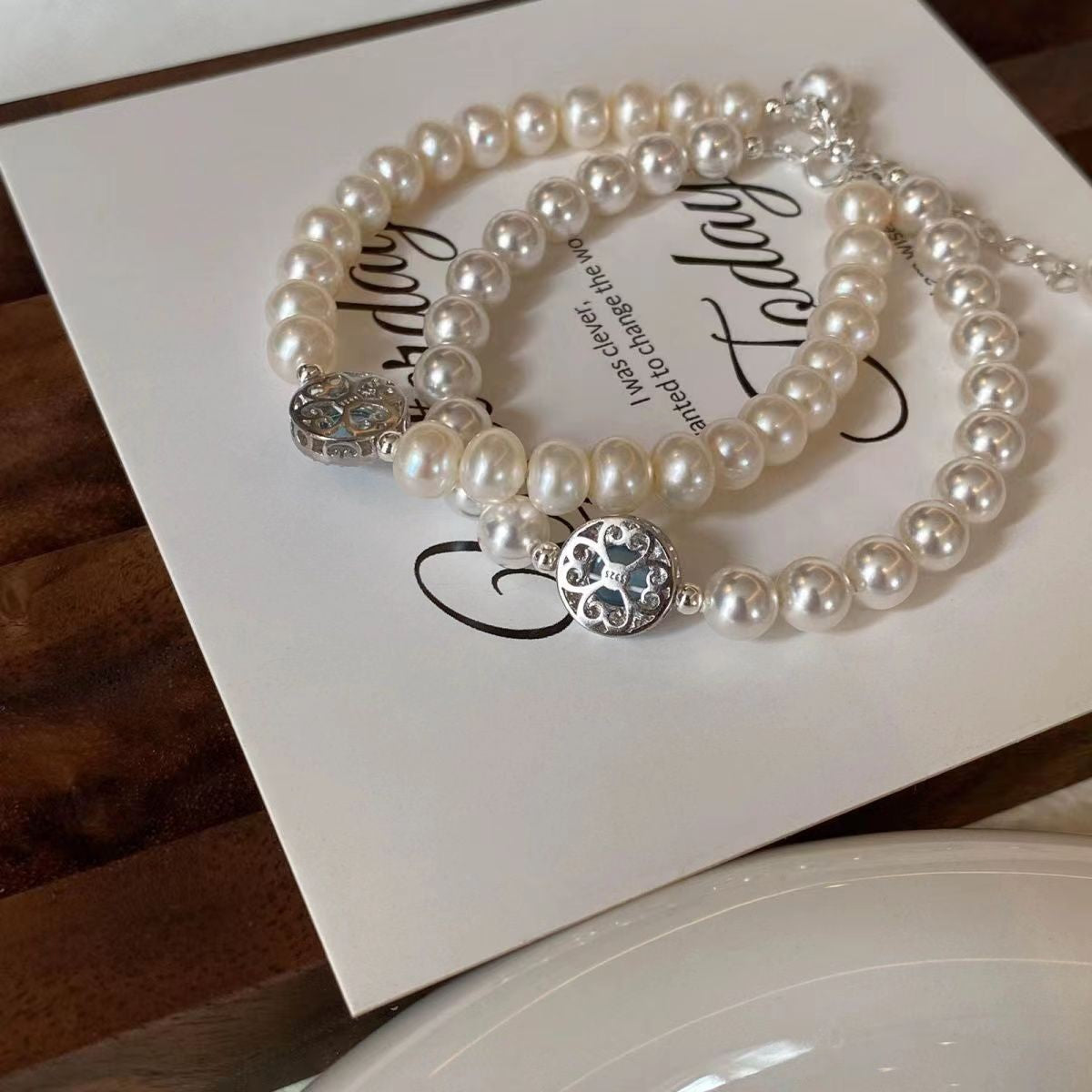 Shi Home Pearl Light Luxury Minority Bracelets