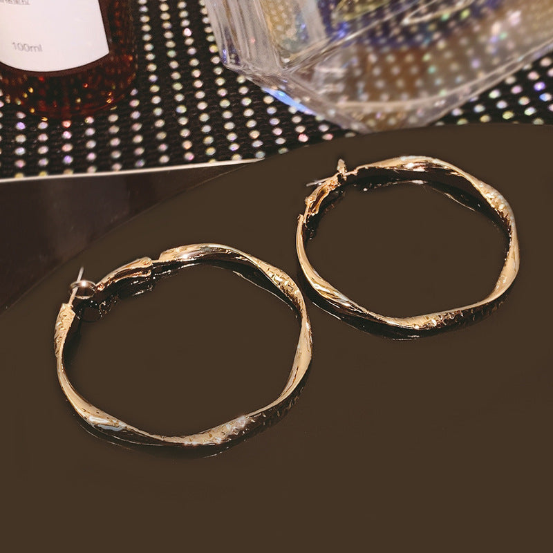 Flower Trace Metal Circle Female High Profile Generous Cold Ear Hook
