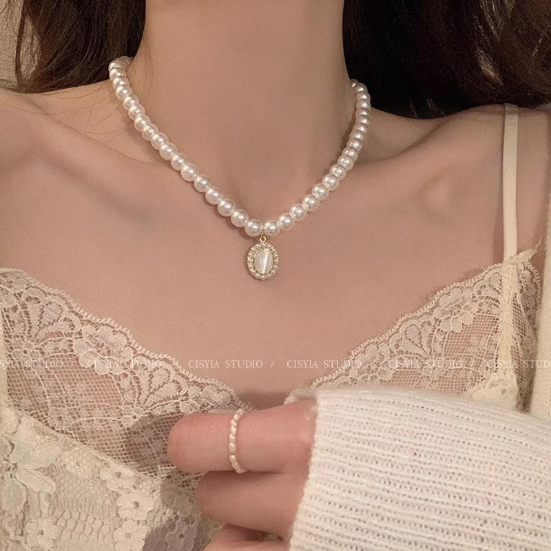 Women's High-grade Butterfly Pearl Style Niche Clavicle Chain Light Luxury Necklaces