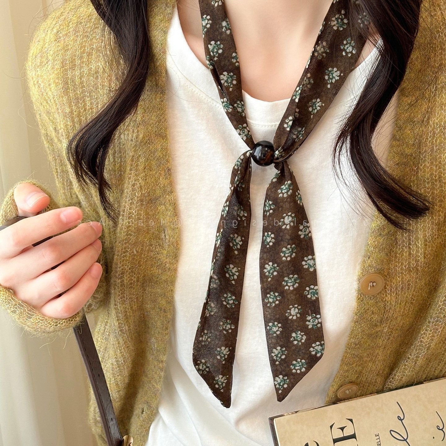 Color Green Shivering Scarf Female Niche Pull-out Long Sweater Chain Necklace