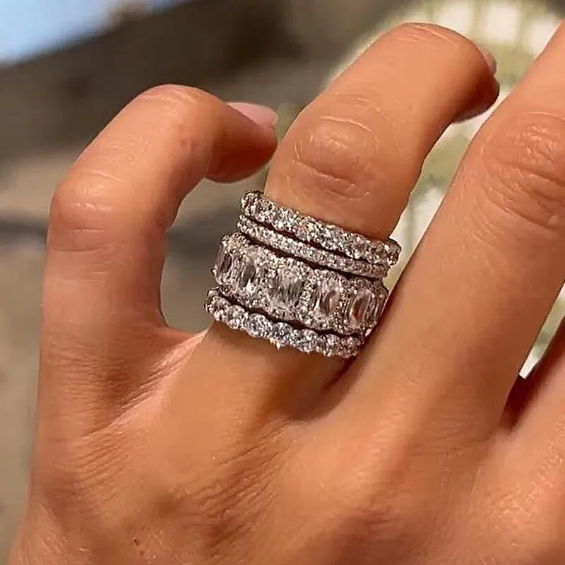 Shi Female Twin Style Inlaid High-grade Rings