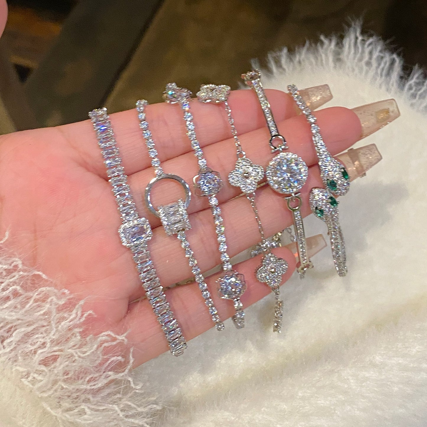 Women's French Style Refined Zircon Flower High-grade Light Luxury Niche Personality Bracelet