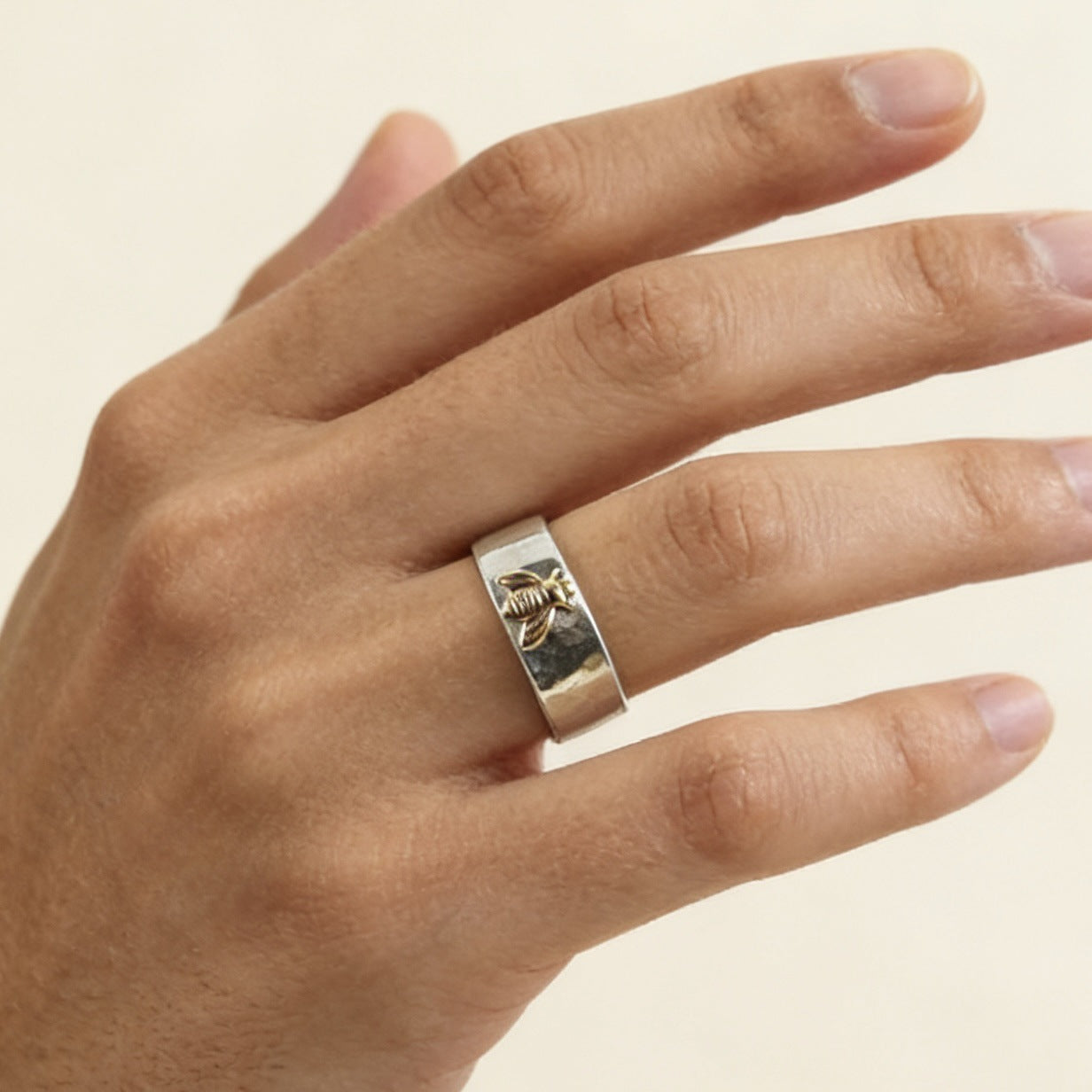 Bee Simple Fashion Two-color Ladies Wear Ring
