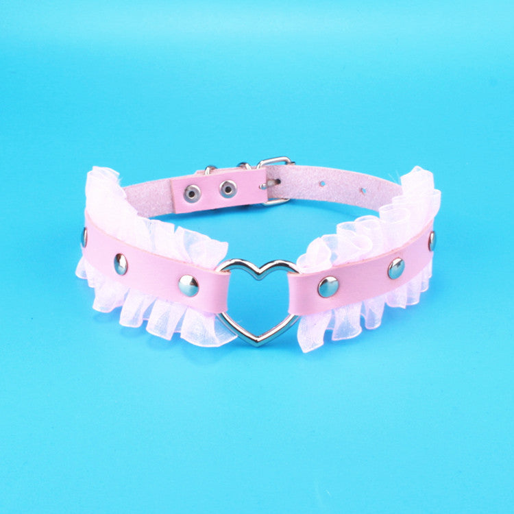 Women's Soft Lace Black Temperament Leather Heart Collar