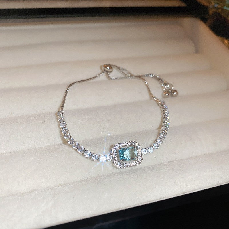 Women's Korean Geometric Round Zircon Light Luxury High-grade Stylish Simple Bracelets