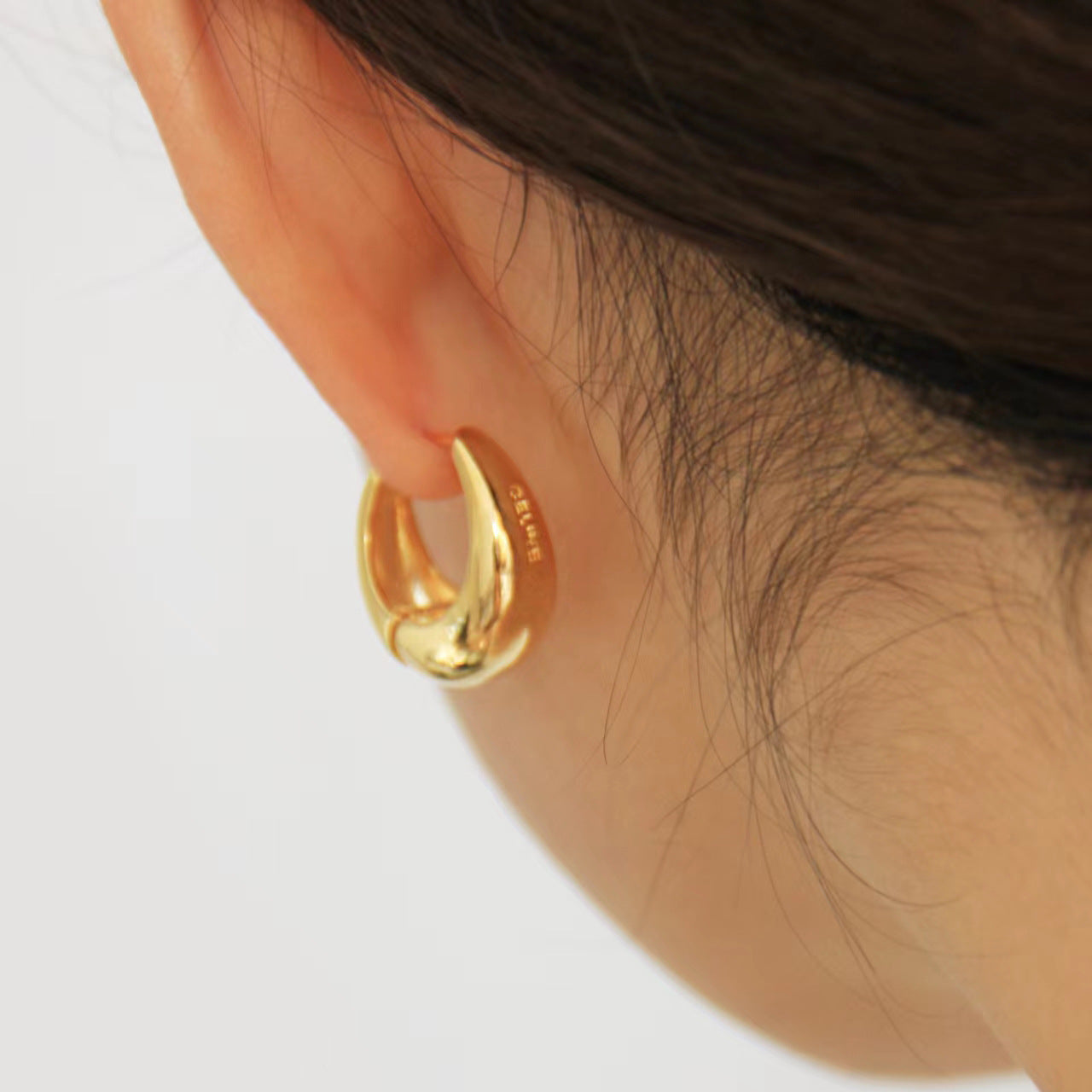 French Retro Metal Brass Gold-plated Cold Earrings