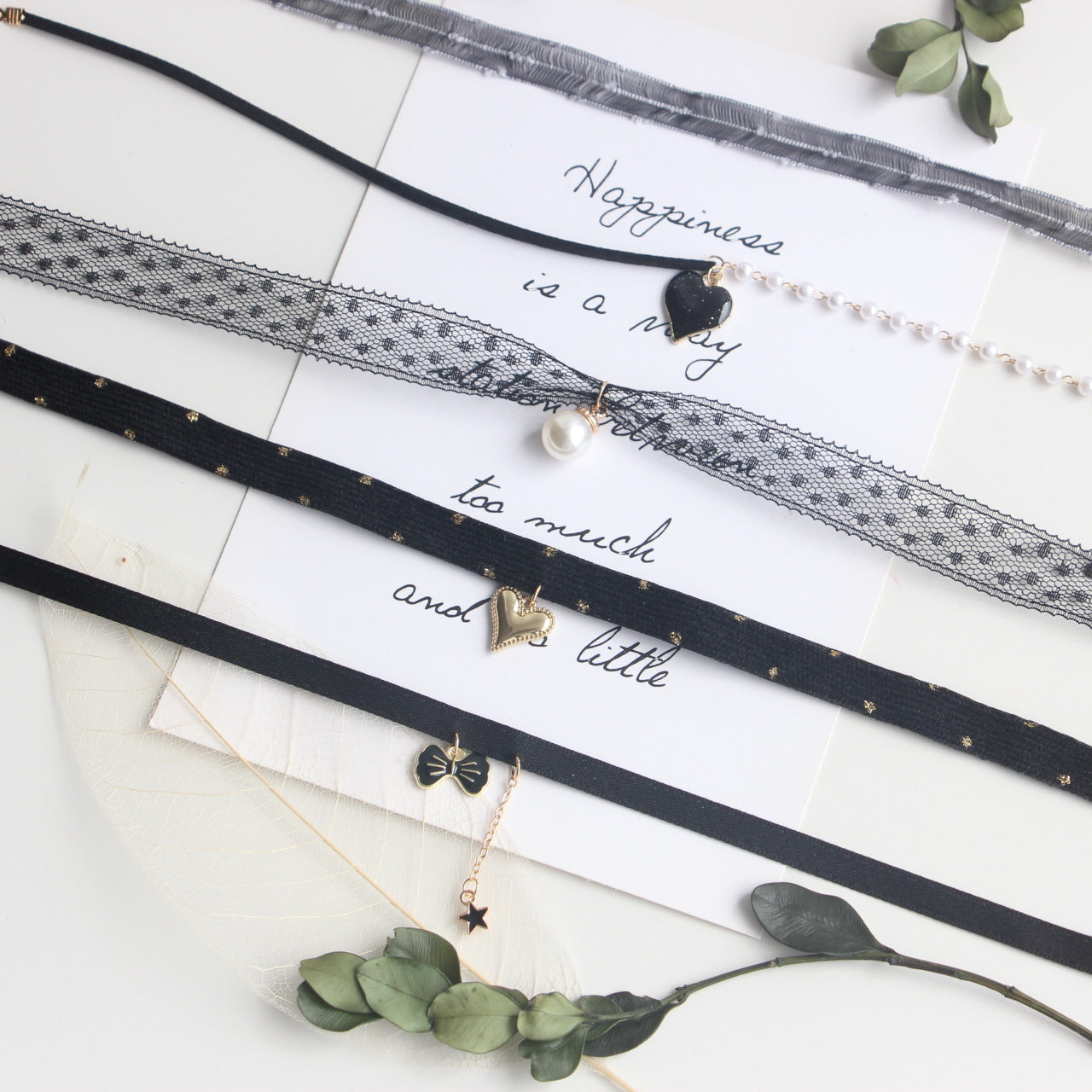 Heart-shaped Lace Style Bow Neckband Clavicle Collar