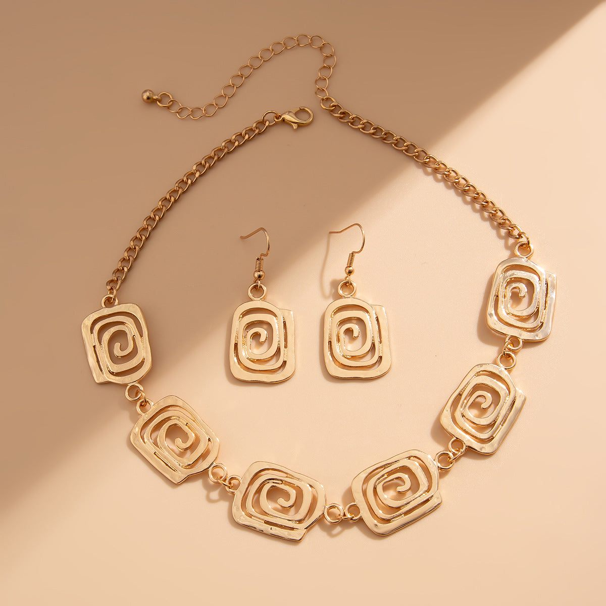 Ornament Style Irregular Alloy Suit Geometric Wave Thread Necklaces