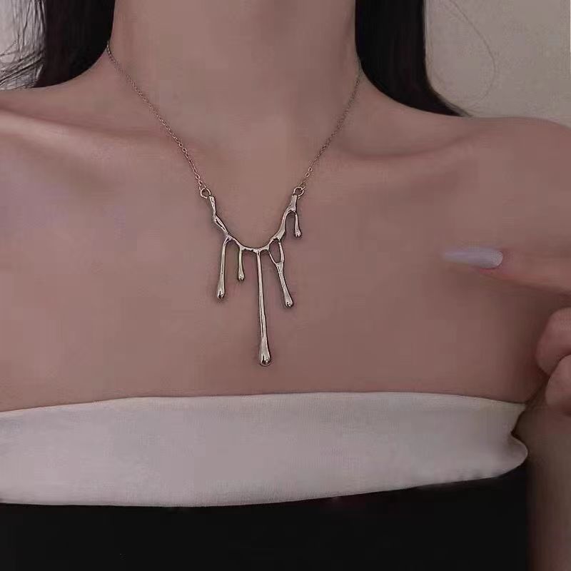 Women's Butterfly Niche Design Versatile Personality Hip Hop Clavicle Chain Necklace