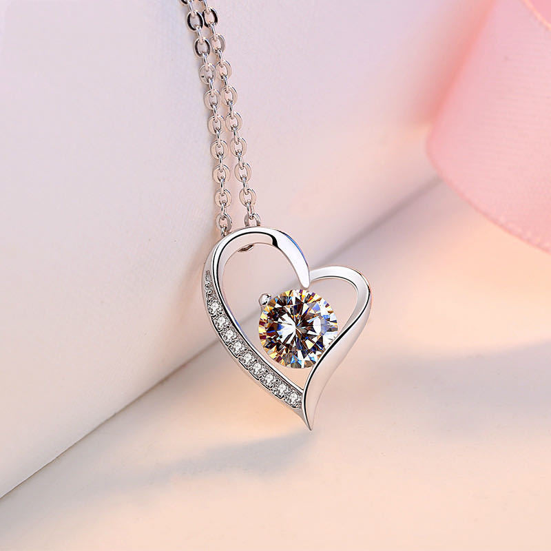 Women's Heart-shaped Korean Simple Graceful Clavicle Chain Necklaces