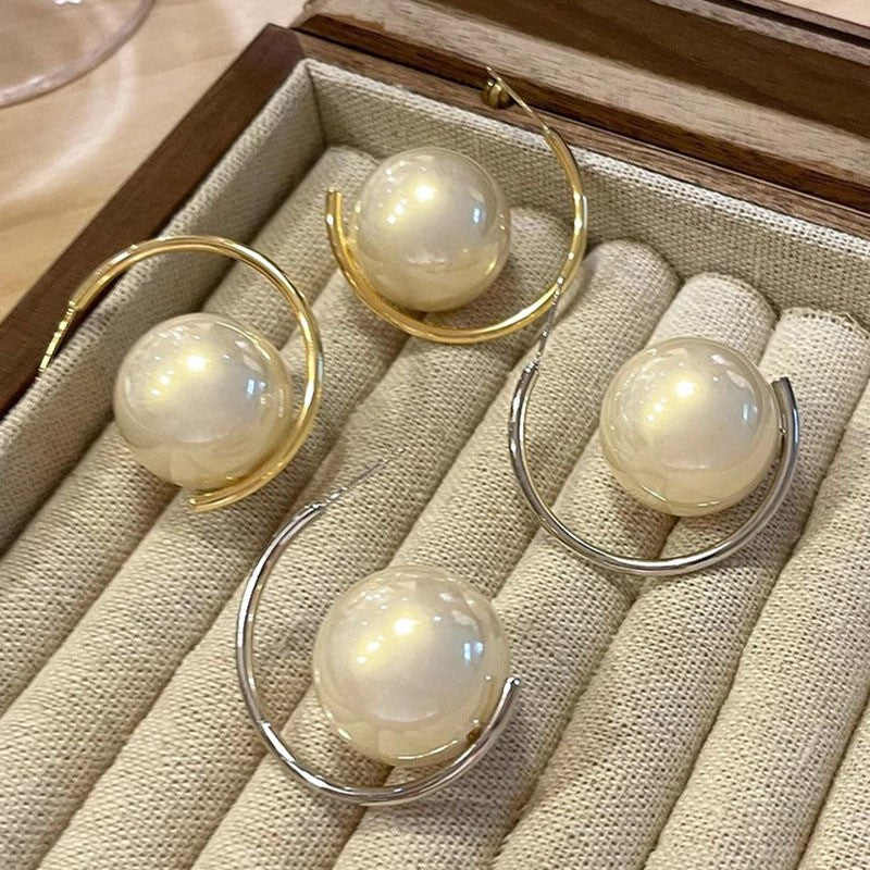 Women's River Fashionable Temperament Large Pearl Niche Earrings