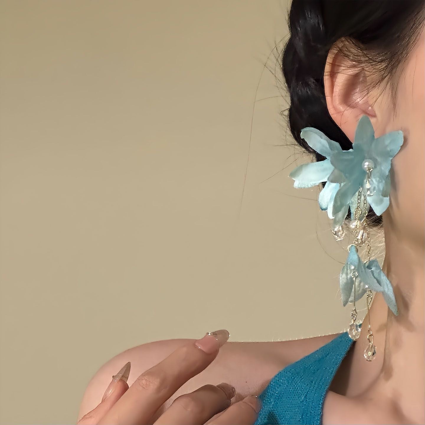 Women's Fairy Blue Flower Tassel Beautiful Seaside Vacation Style Design Sense Stud Earrings