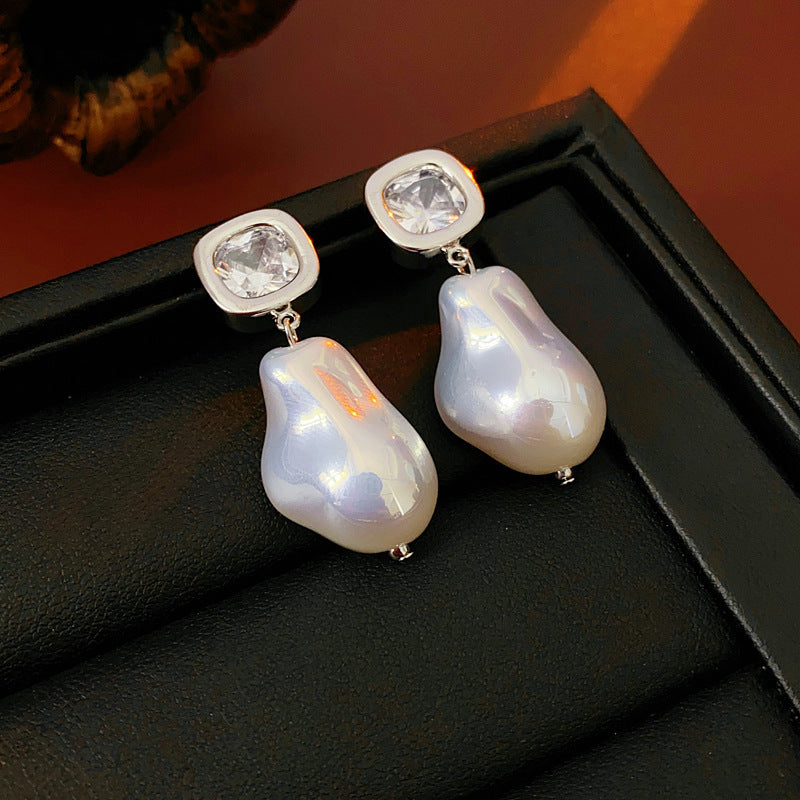 Fashion High-grade Zircon Pearl Niche Retro Earrings