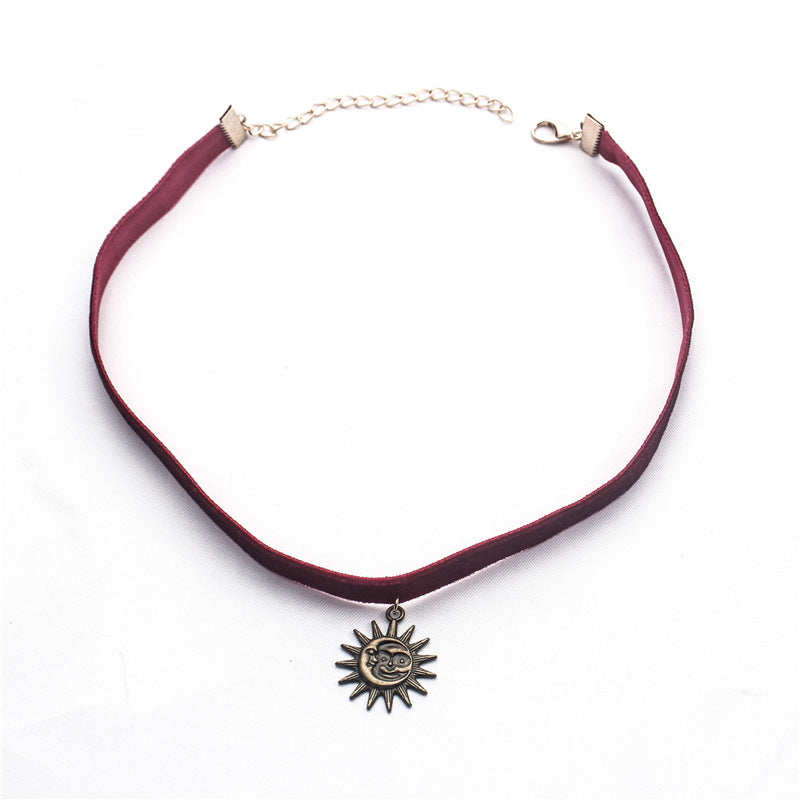Female Dark Simple Fairy Temperamental Short Neck Collar