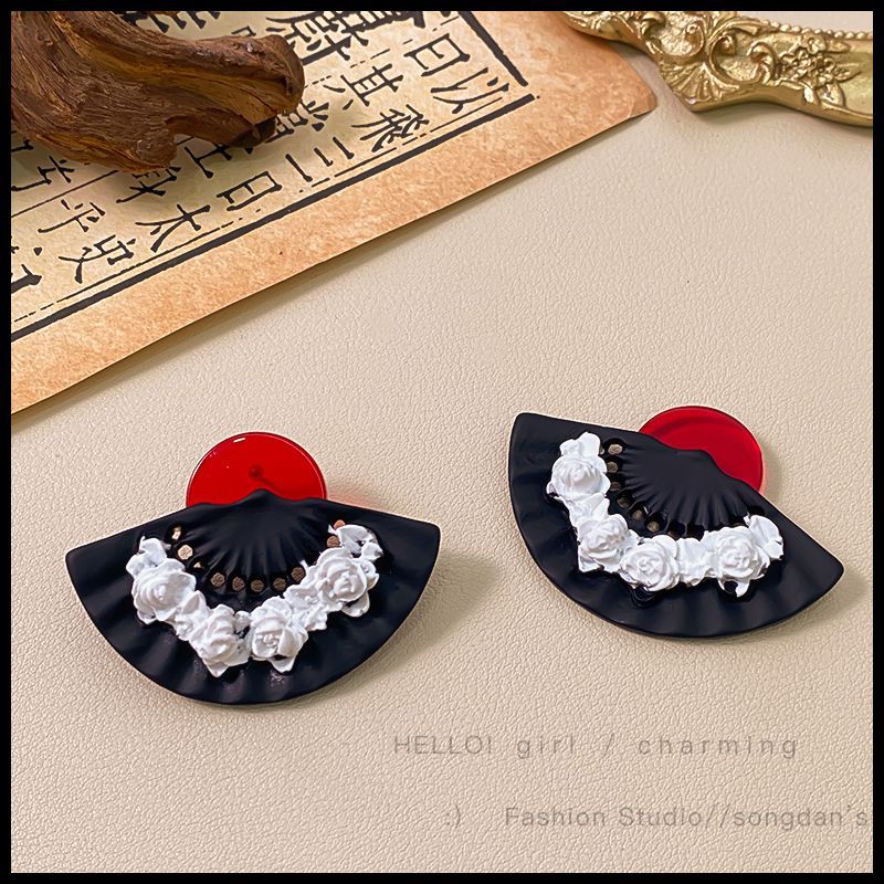 Women's Chinese Style Fan-shaped Retro Cheongsam Ear Earrings