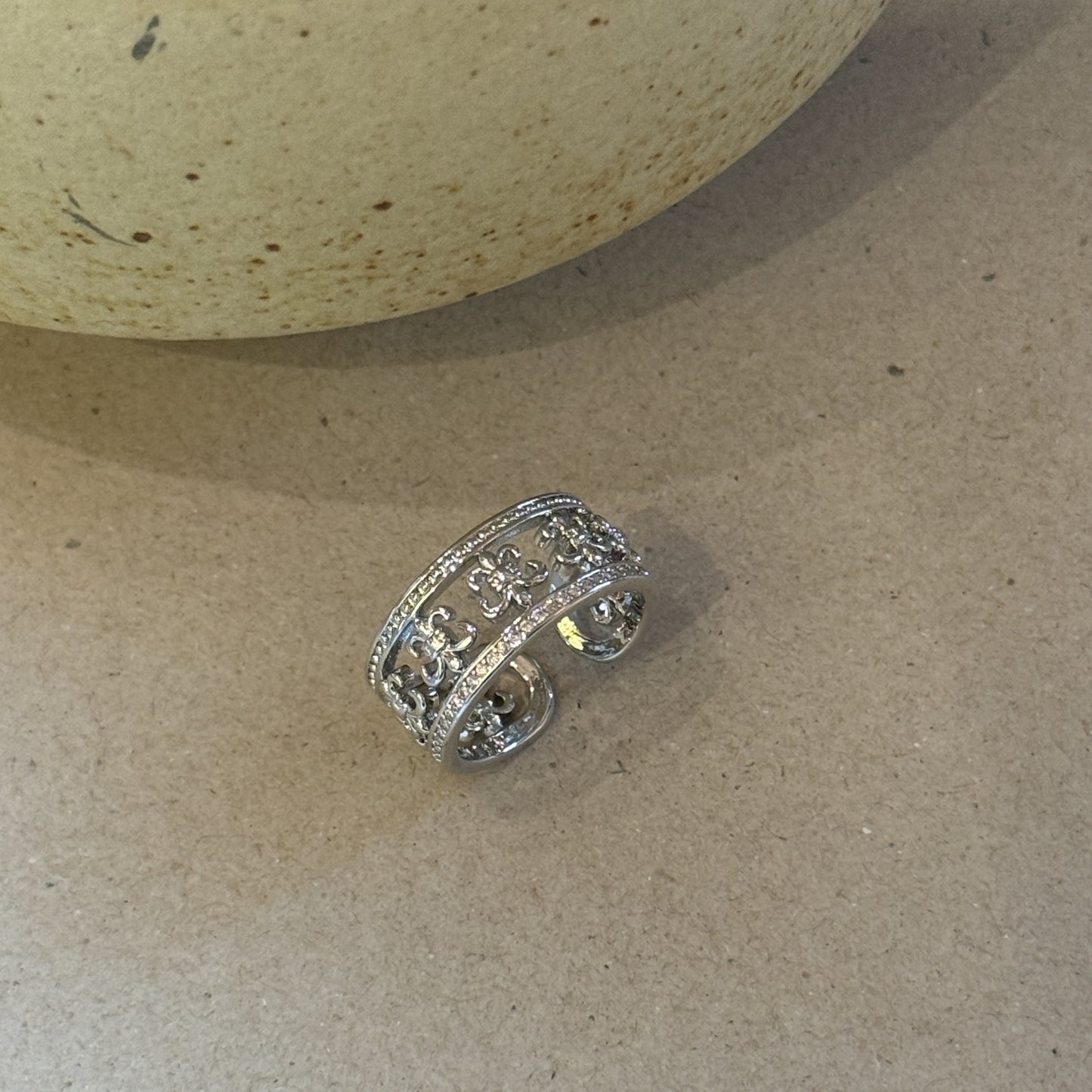 Hollow French Retro Minority Carved High Sense Open Index Ring
