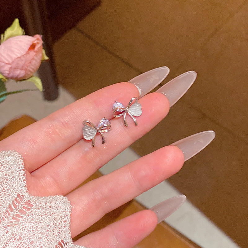 Sier Needle Zircon Pearl Advanced Fashion Bowknot Retro Earrings