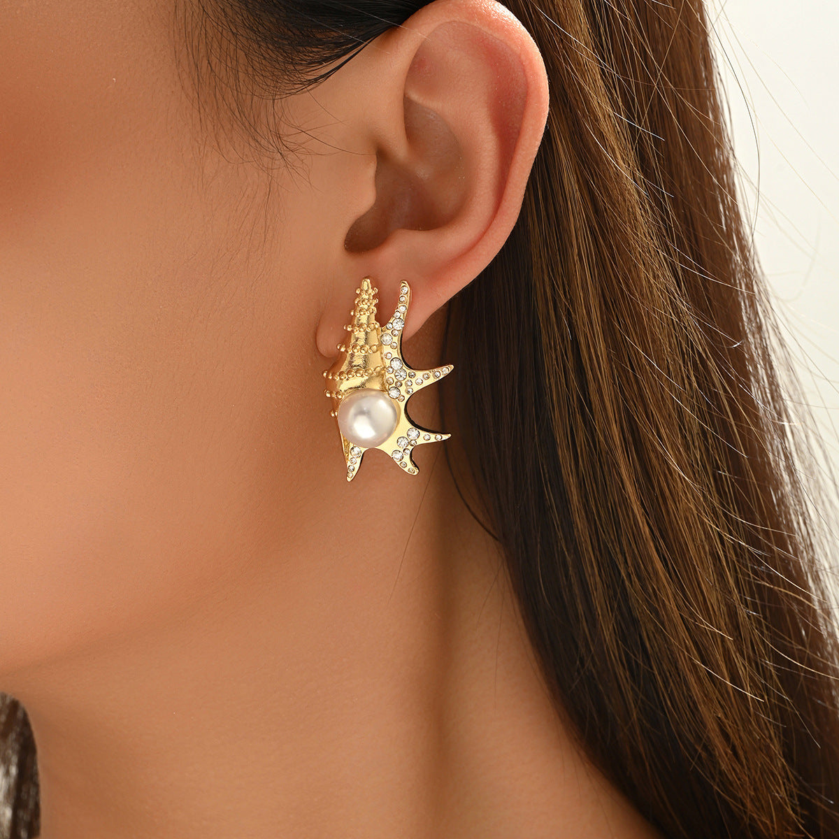 Women's Geometric Conch Design Ocean Style Pearl Earrings