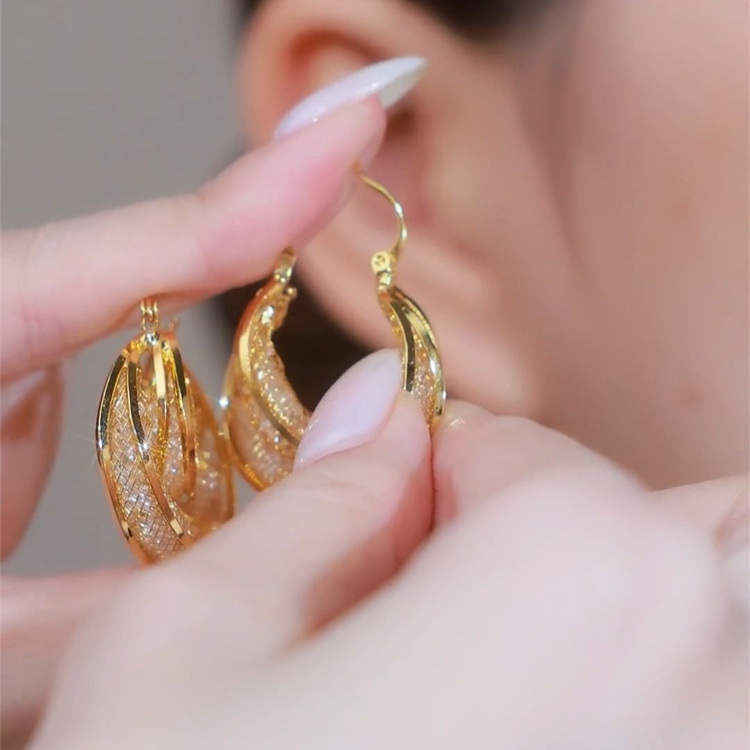 Women's Winding Gold Wire Mesh Grandeur Design Earrings