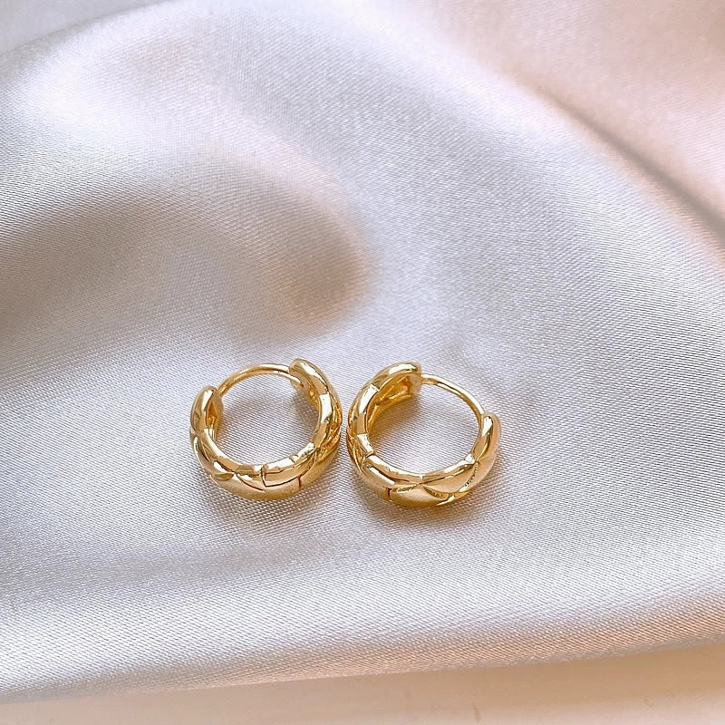 Women's Romance Yellow Gold Circle Diamond Plaid Earrings