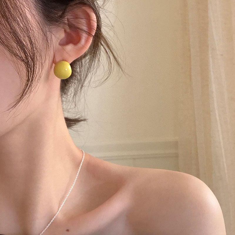 Gentle White Turmeric Drip Glazed Ball Retro Stud Earrings