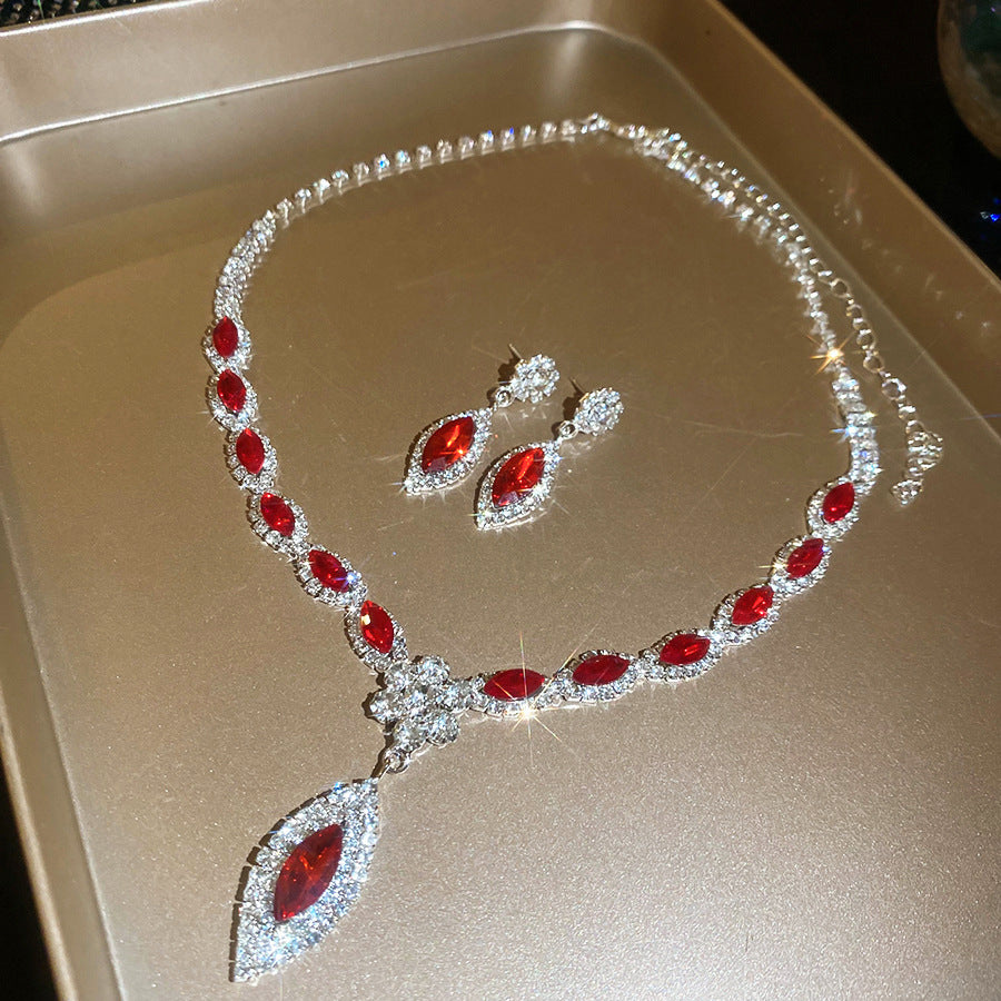 Women's Luxury Minority Clavicle Chain Palace Style Jewelry Set