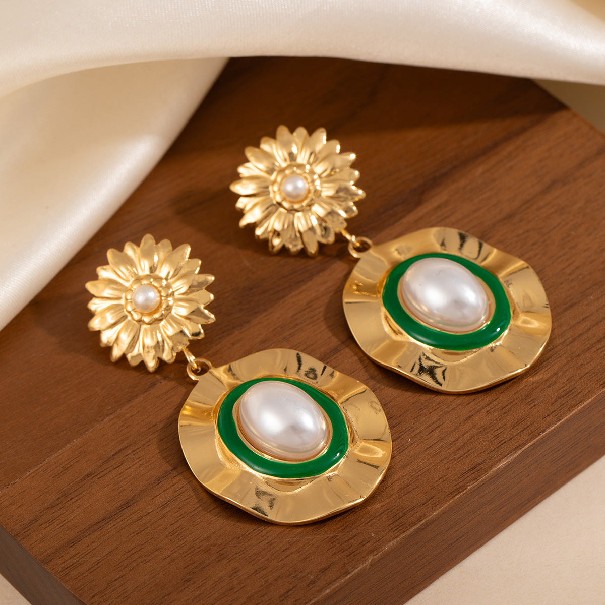 Steel Lotus Leaf Oval Pearl Light Luxury Stud Earrings