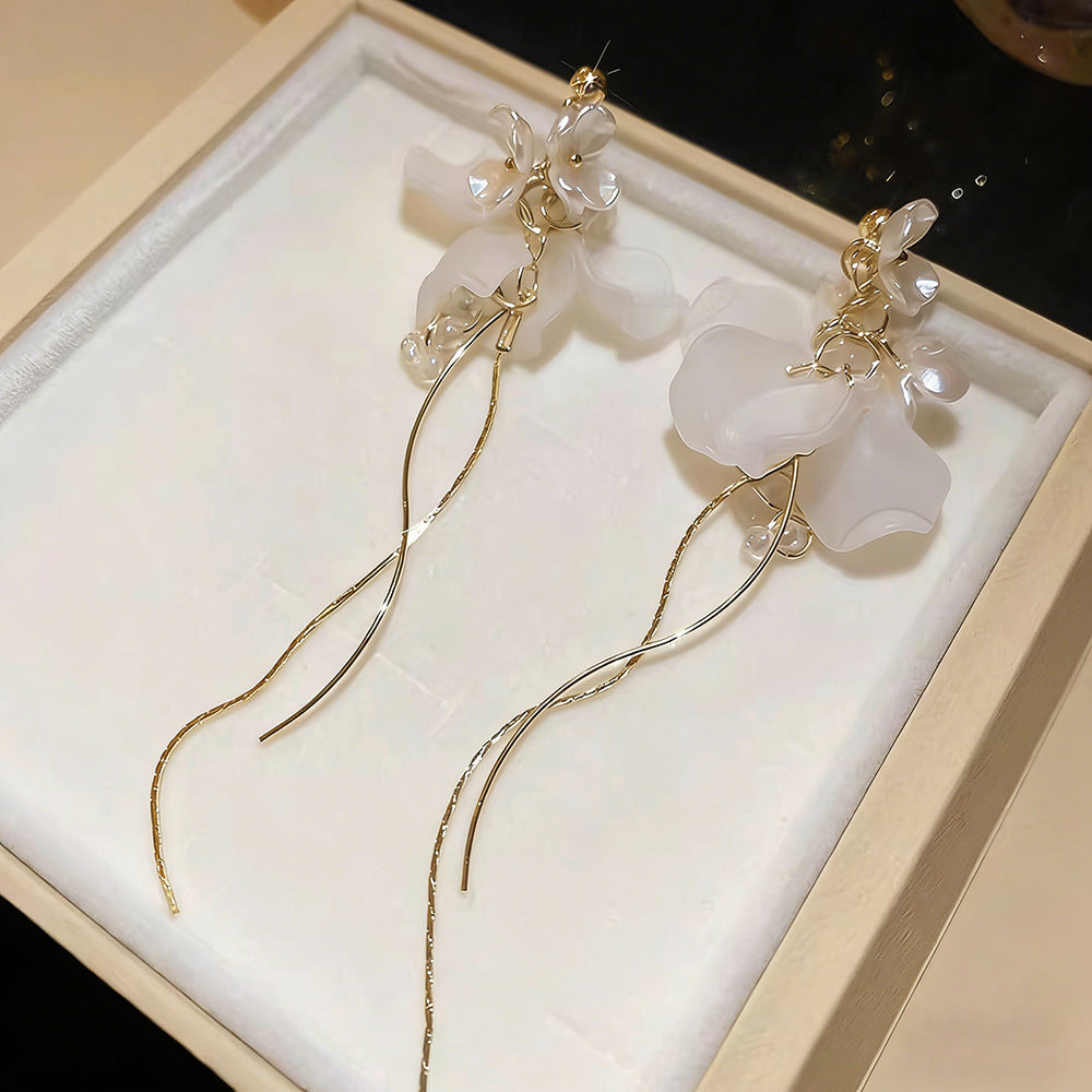 Women's Super Fairy Gentle Light Luxury Elegant Ear Personality Stud Earrings