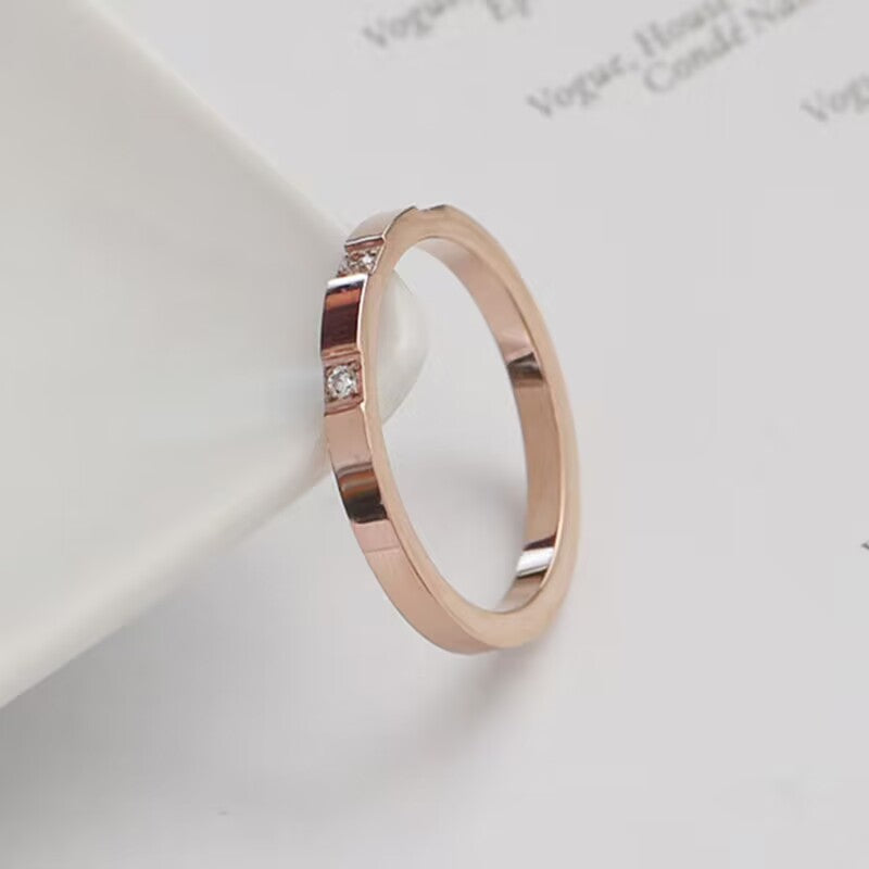 Retention Female Couple Three Diamond Forefinger Rings
