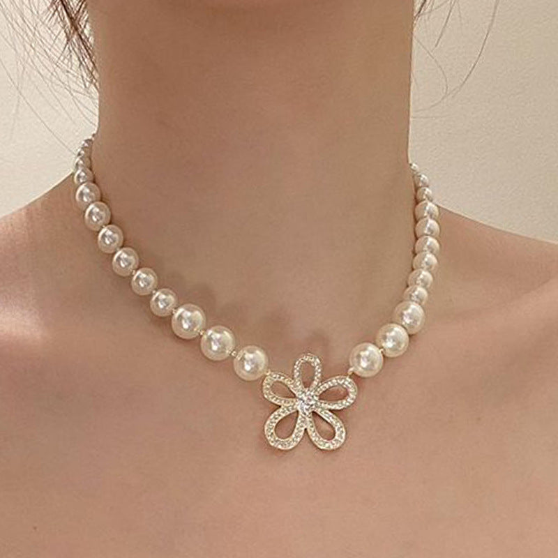 Women's Stitching Heart Clavicle Chain Light Luxury Necklaces