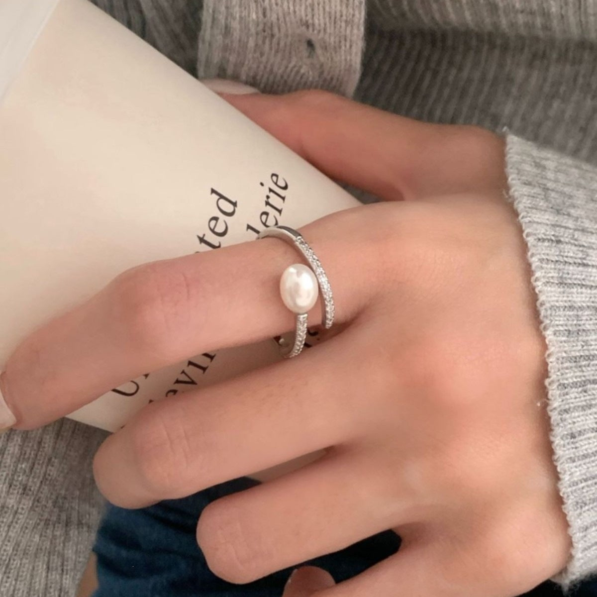 High-grade Pearl Exquisite Fashion Trend Simple Personality Style Ring