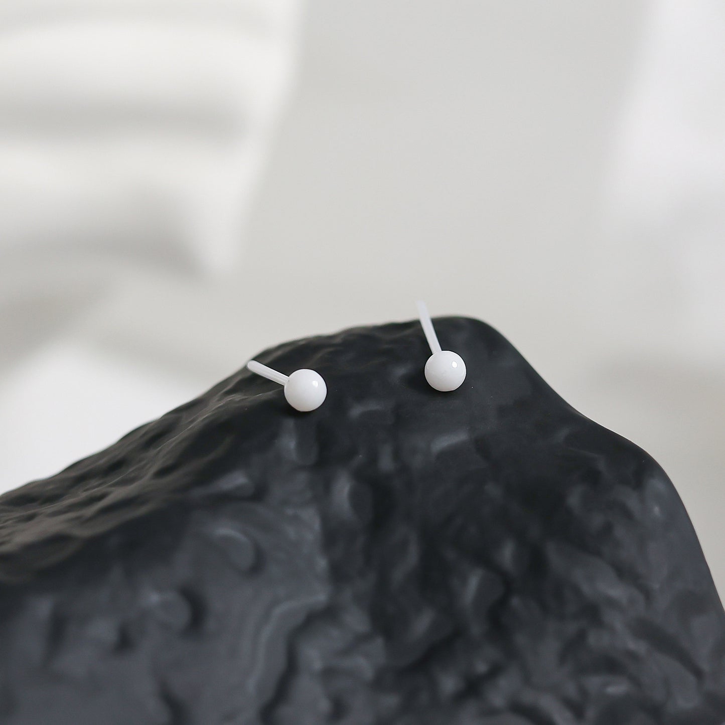 Medical Biological Porcelain Ear Female Ceramic Bar Auricular Needle Sleeping Earrings