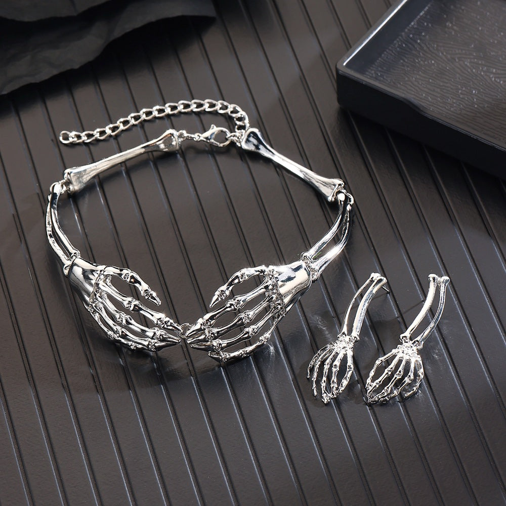 Fashion Simple Metal Skull Claw Halloween Necklaces