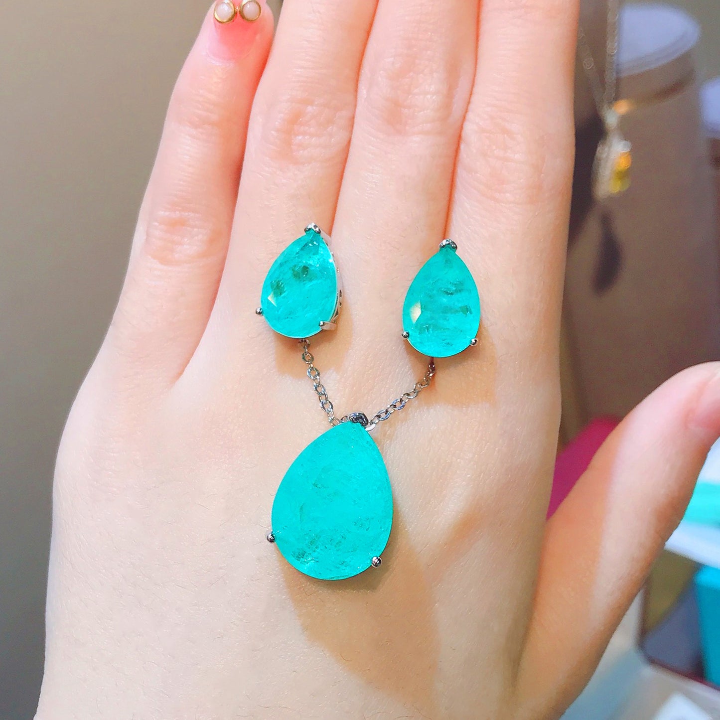 Women's Live Broadcast Emerald Pear-shaped Ear Simple Jewelry Set