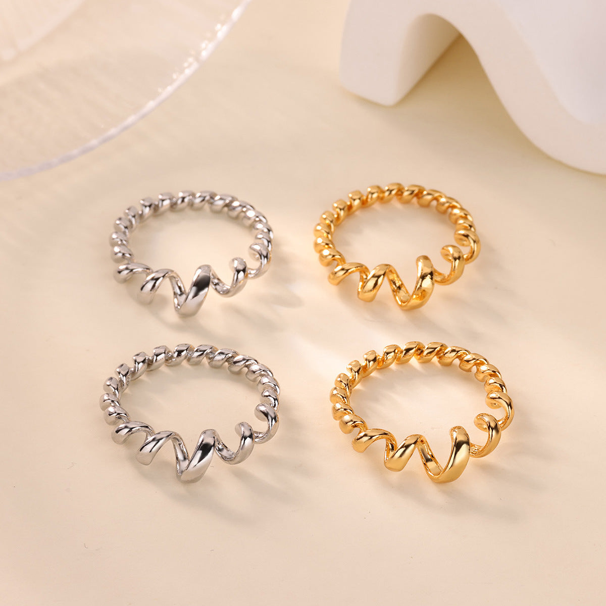 Twisted Line Design Unisex Gold-plated Simple Wave Ring