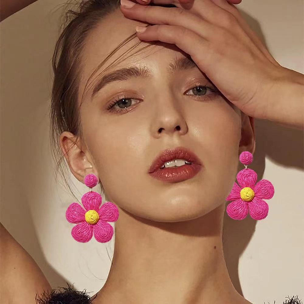 Attractive Raffia Flower Fashion Petals Hand-woven Stud Earrings