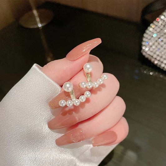 Sier Needle Olivia Wang Heartbeat Ear Earrings