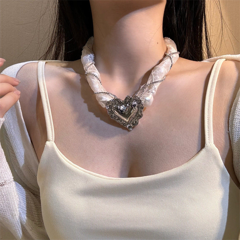 Women's Metal Heart Pearl Accessories For Niche Necklaces