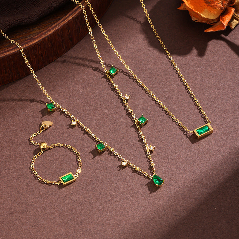 Light Luxury Cold Style Golden Artistic Necklaces