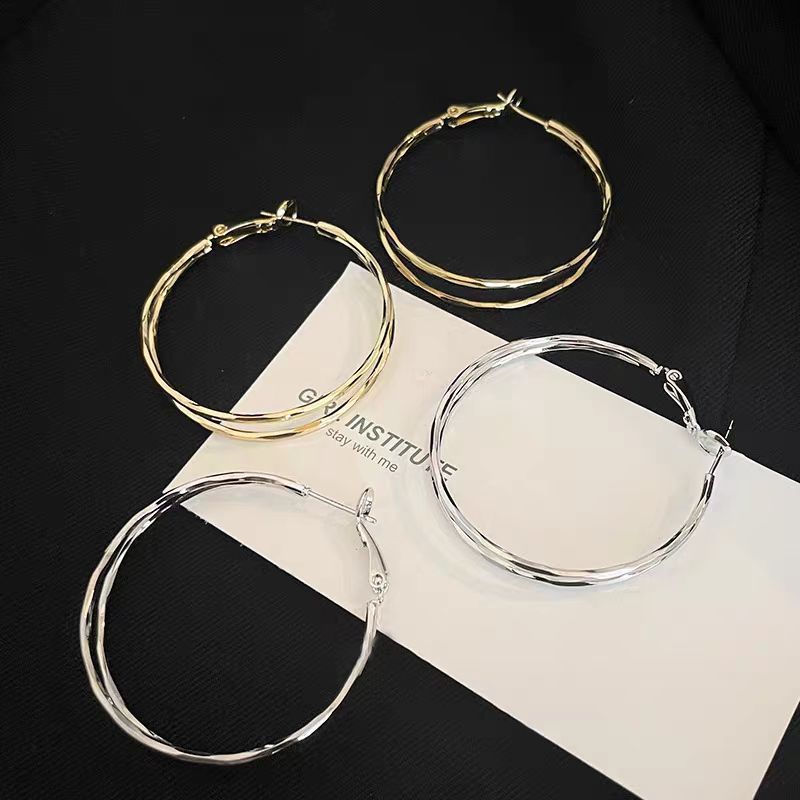 Women's Fashion Exaggerated Circle High Sense Light Rings