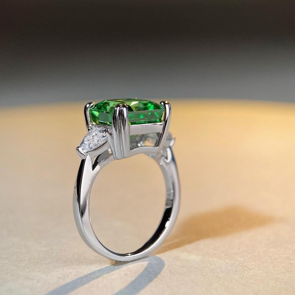 Female Emerald Green Karat High Support Carbon Rings