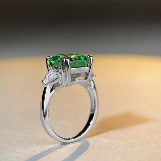 Female Emerald Green Karat High Support Carbon Rings