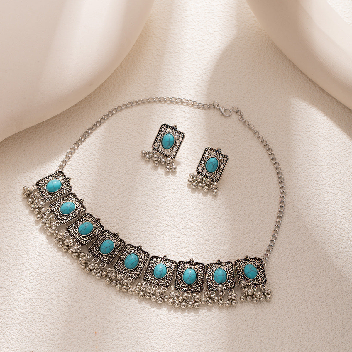 Women's Suite Retro Court French Pearl Water Jewelry Set