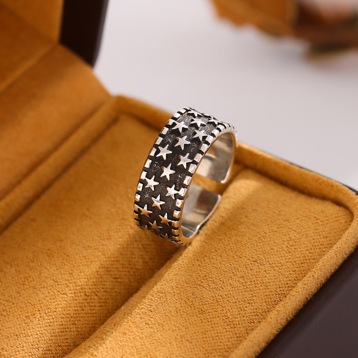 Women's Retro Personalized Five-pointed Star Hip Hop Ring