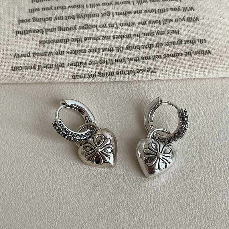 Women's Retro Distressed Flower-de-luce Heart Unique Personality Minority Fashion Trendy Commuting Earrings