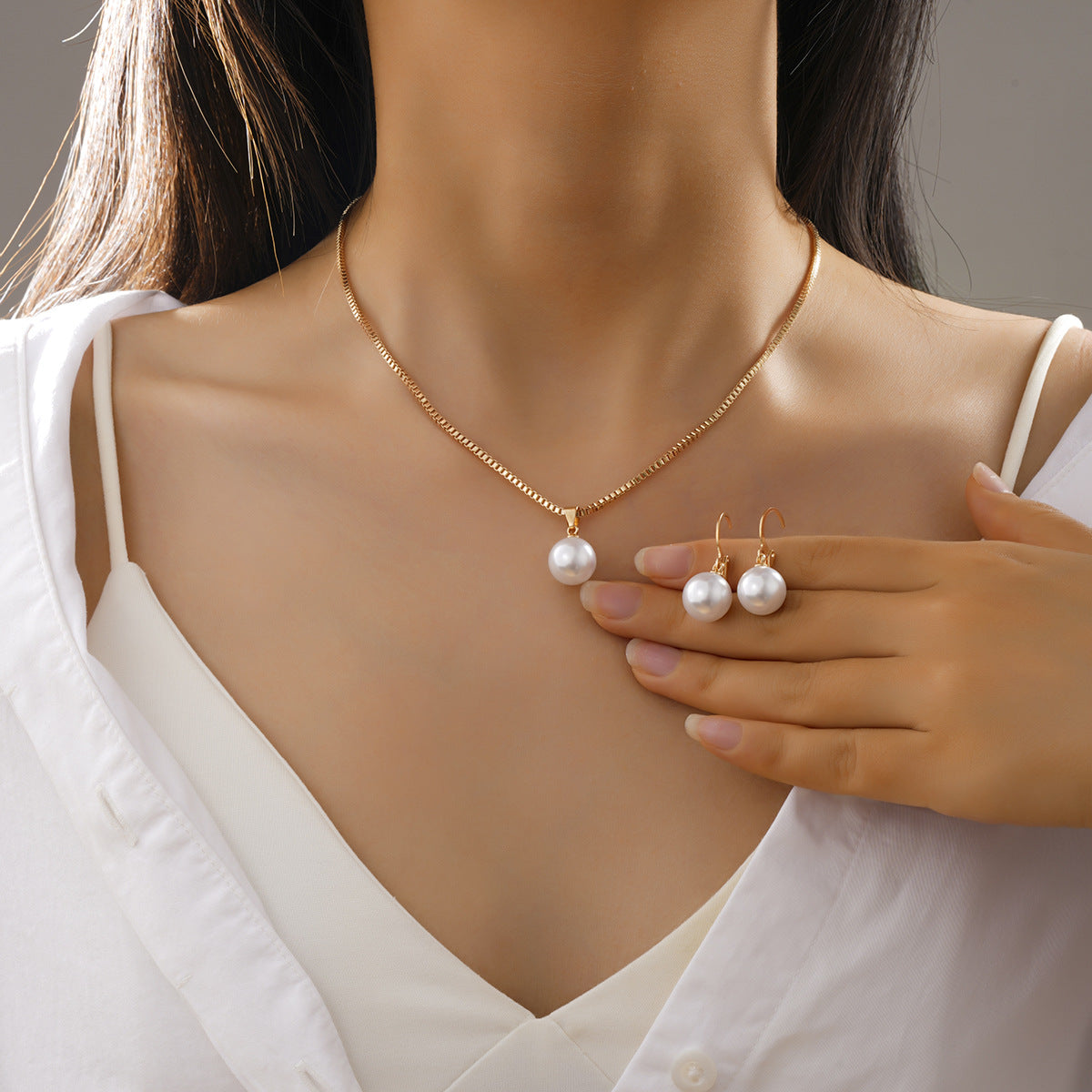 Dignified Sense Of Design Light Luxury Imitation Jewelry Set