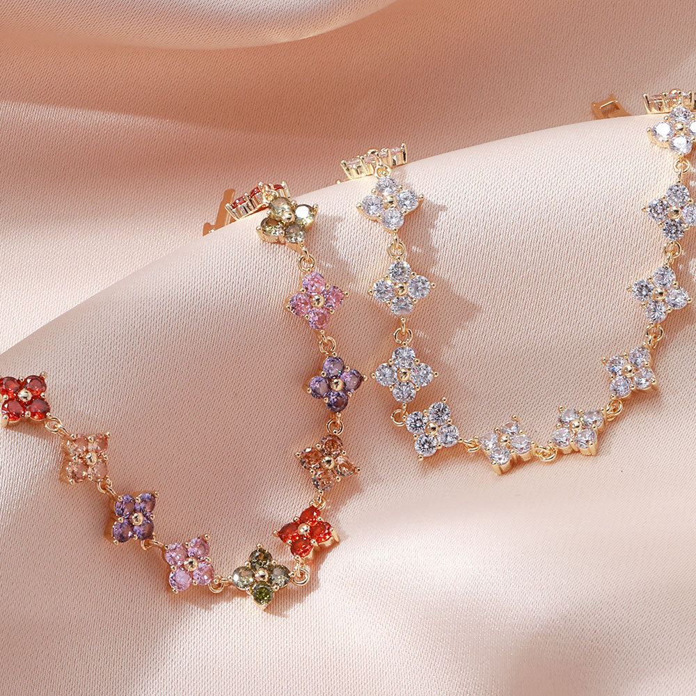Women's Clover Light Luxury Exquisite High-grade Retro Fashion Jewelry Set
