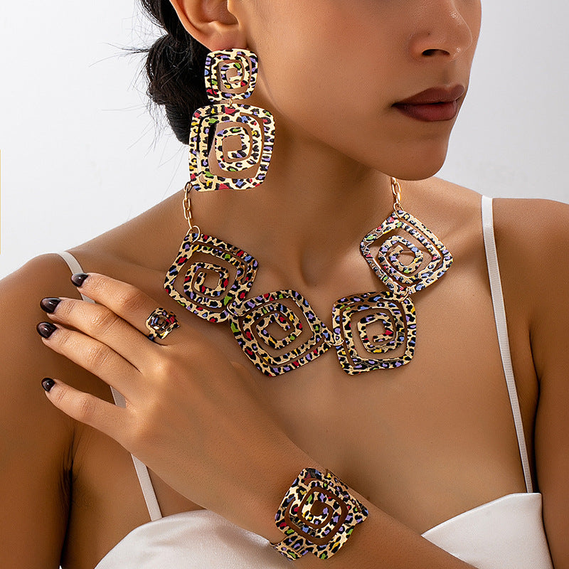Women's Exaggerated Geometry Alloy Vintage Ethnic Style Necklaces