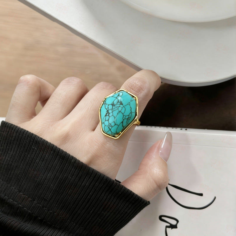 Women's Court Style Irregular Green Stone Niche High Sense Simple Rings