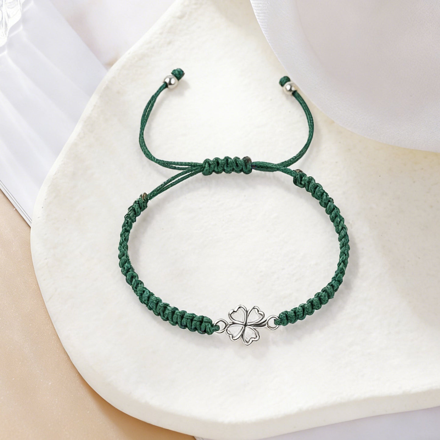 Day Lucky Four-leaf Clover Woven Hand Strap Simple Bracelets